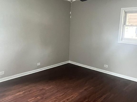 4th image of 1050 W Touhy Ave #2