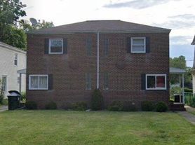 132 Montrose Ave NW