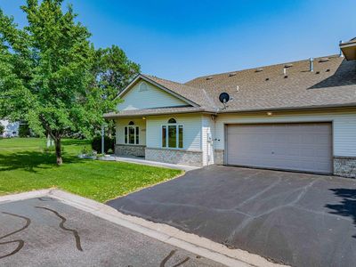 1152 Crystal Pl W, Chaska, MN, 55318
