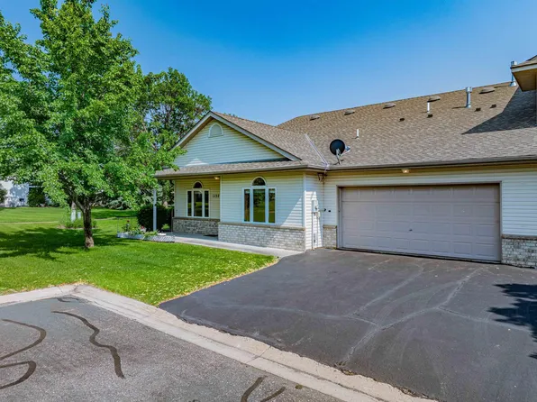 1152 Crystal Pl W, Chaska, MN 55318