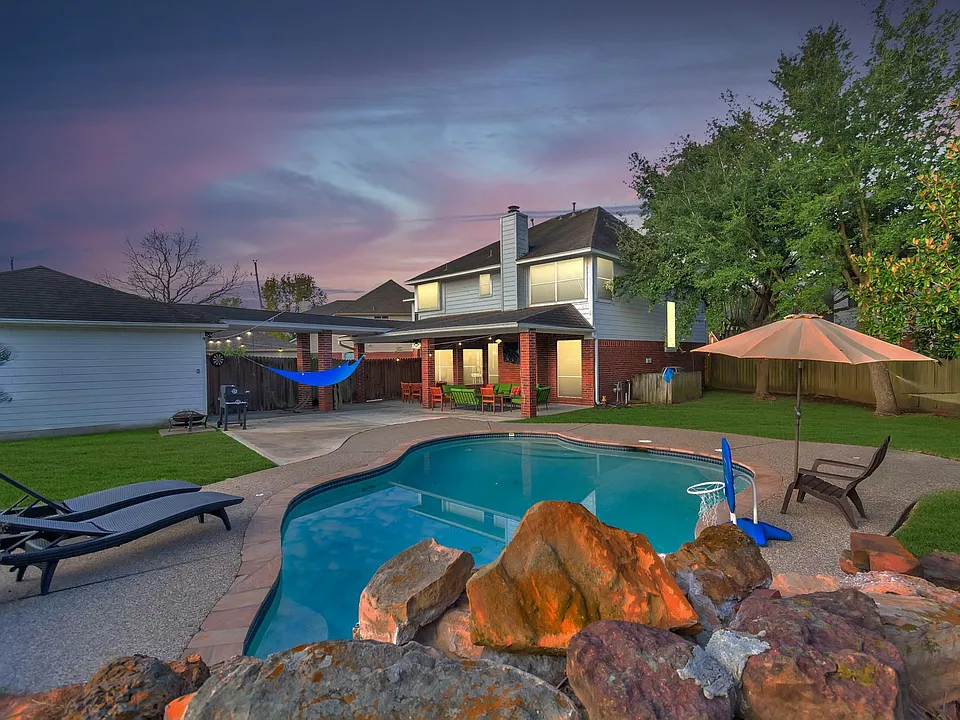 10007 Hickory Trail Ln
