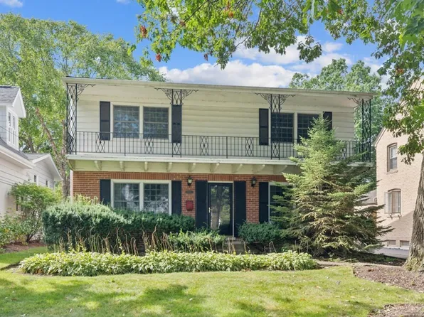 1492 Asbury Ave, Winnetka, IL 60093