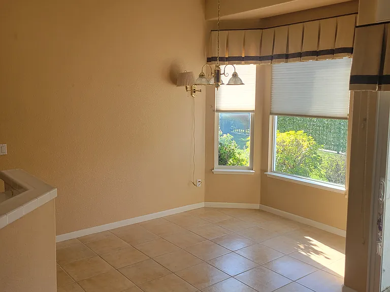 723 Deerfield Way — Photo 13
