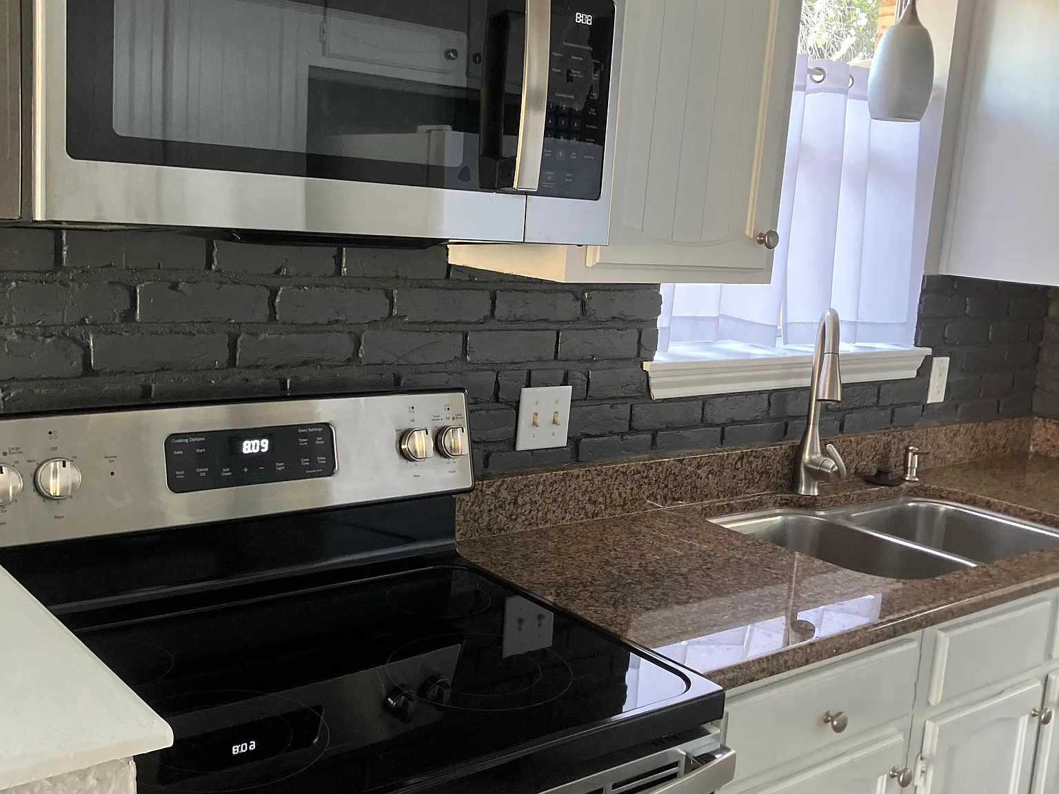 2 bed, 990 sqft, $1,720 — Photo 4