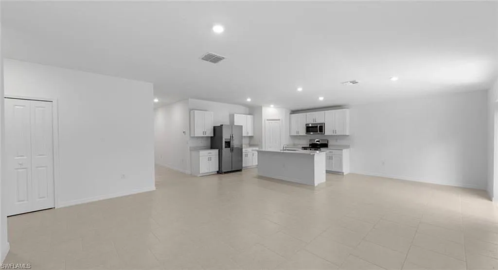 4 bed, 2.0 bath, 1824 sqft, $2,250 — Photo 3