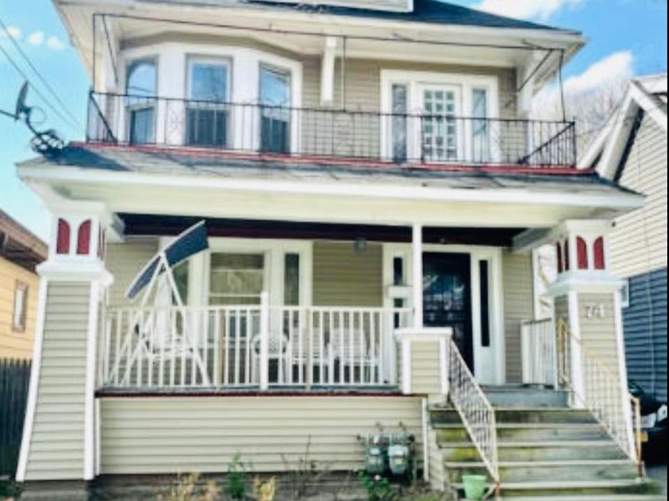 1st image of 74 Armin Pl #2