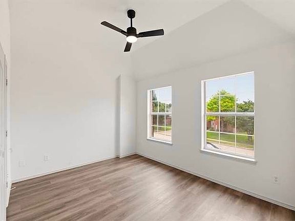 5th image of 5953 Hillview Dr