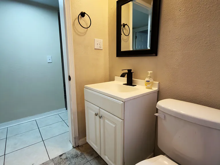 409 Grant St — Photo 12