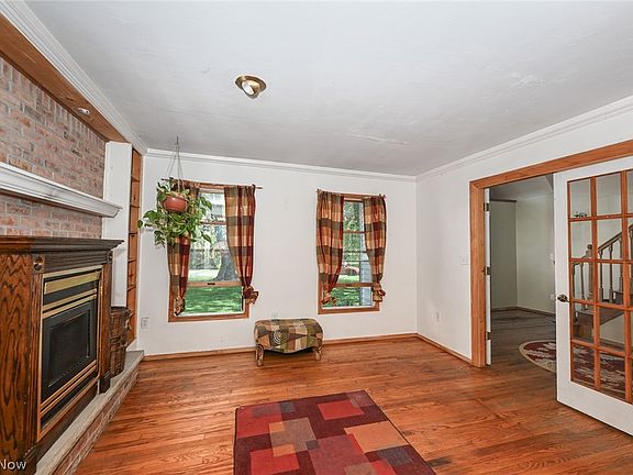 5th image of 18911 Meadow Ln
