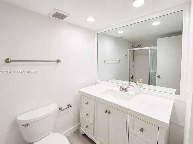 250 174th St #510 — Photo 8