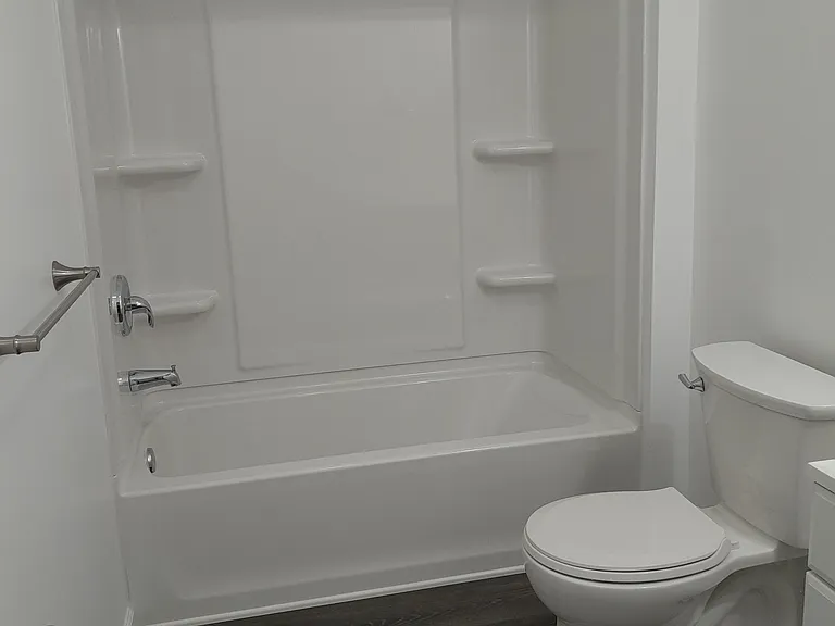 114 E Christie Ave — Photo 9