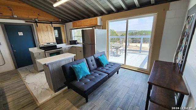 1 bed, 1.0 bath, 400 sqft, $975 — Photo 4