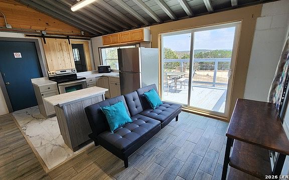 4th image of 560 Mountain Dr #29
