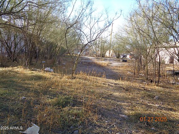 2nd image of 626 E 7TH Street #9