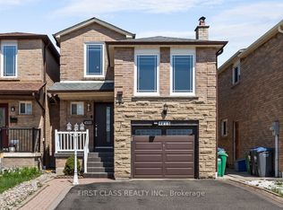 4213 Beacon Ln, Mississauga, ON L5C3V8
