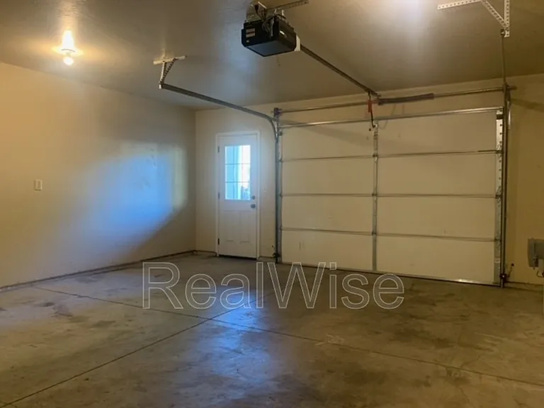 205 Classick Dr — Photo 11