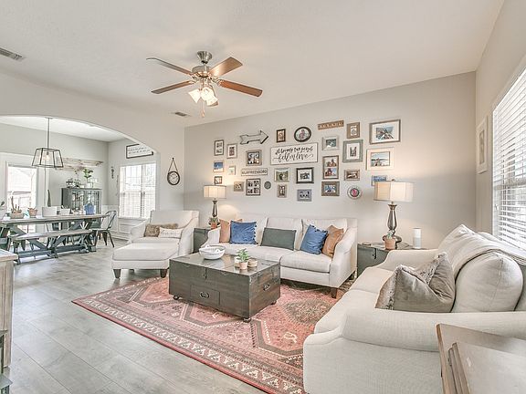 4th image of 3404 Tourmaline Dr