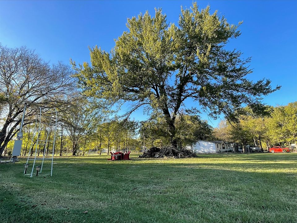 1st image of 901 Redoak Dr