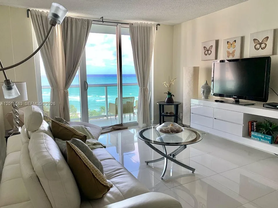 3901 S Ocean Dr #10Z