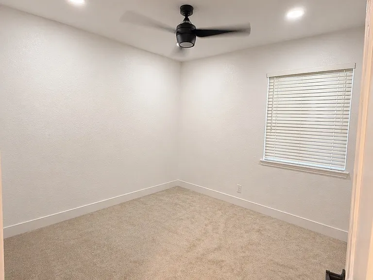 Canyon Pines Pl — Photo 6