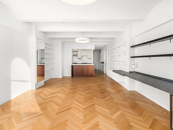 4th image of 275 W 10th St APT 8D