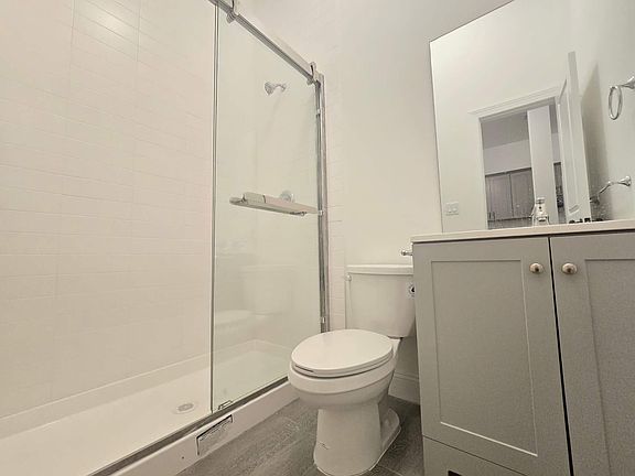 3rd image of 136 Beach St #Ll