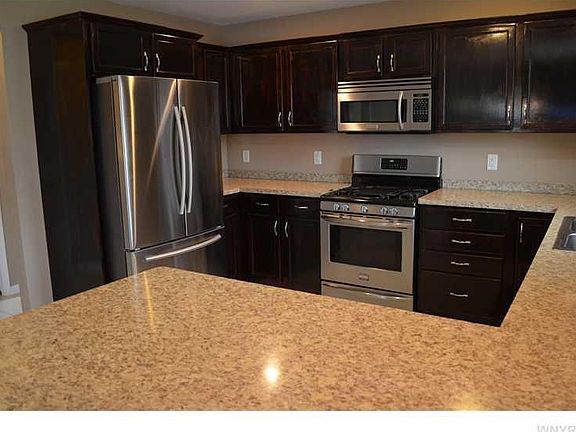 5th image of 213 Whitney Pl