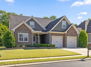 8217 Robertsview Dr, Ooltewah, TN 37363