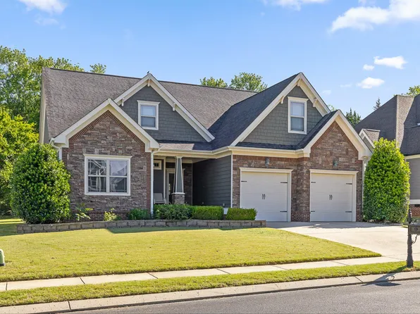 8217 Robertsview Dr, Ooltewah, TN 37363