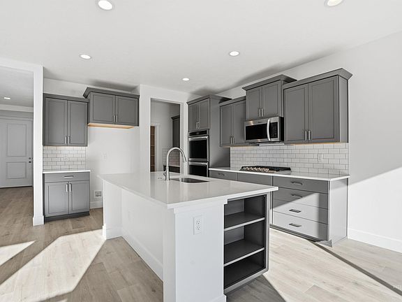 7th image of this home