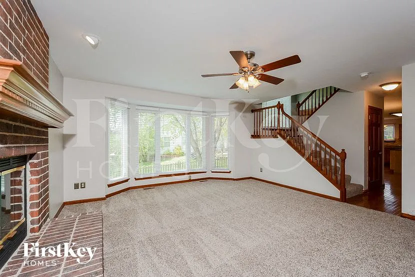 4 bed, 2.5 bath, 2608 sqft, $3,885 — Photo 4