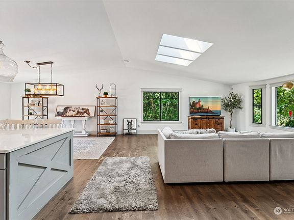 4th image of 7220 214th Avenue E
