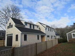 7 Pine Island Rd, Mattapoisett, MA 02739