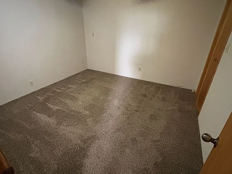 119 E Maple St — Photo 7