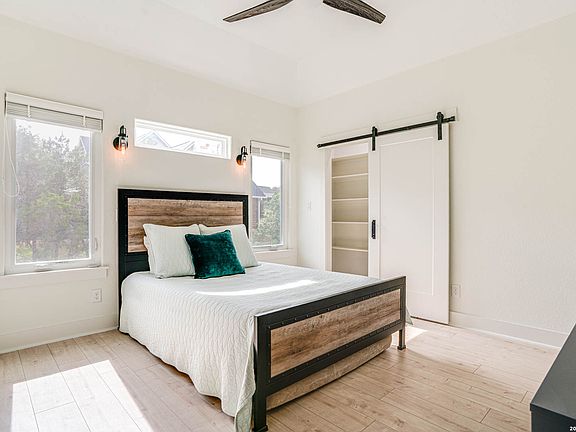 3rd image of 316 Prairie Tea Ln
