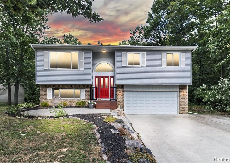1st image of 15371 Catalina Way