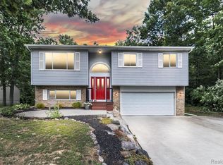 15371 Catalina Way, Holly, MI 48442