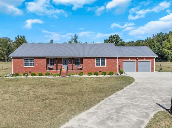 2343 Davenport Rd, Tullahoma, TN 37388