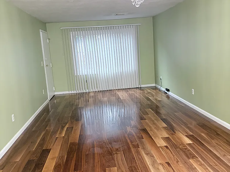 367 Hawkins St #1 — Photo 4