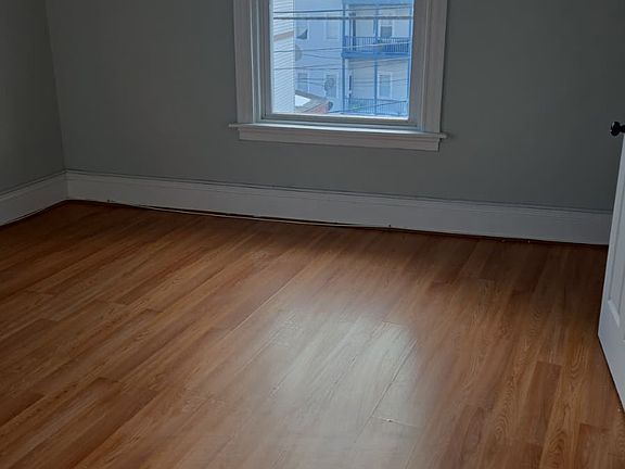 3rd image of 521-541 Dexter St #529-5
