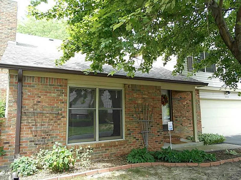 2429 N Willow Way photo 1