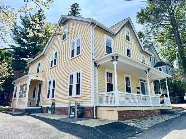 3 Oxford Pl, Worcester, MA 01609