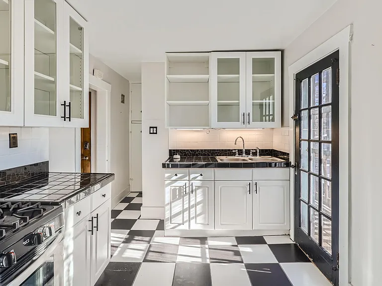 108 E Ellsworth Ave #2W — Photo 1