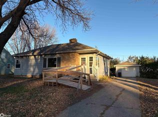 216 4th St NE, Buffalo Center, IA 50424