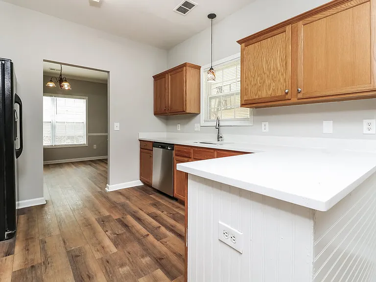 82 Brookvalley Ct W — Photo 11