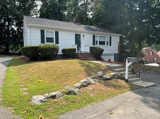 17 Maywood Ln #R, Woburn, MA 01801