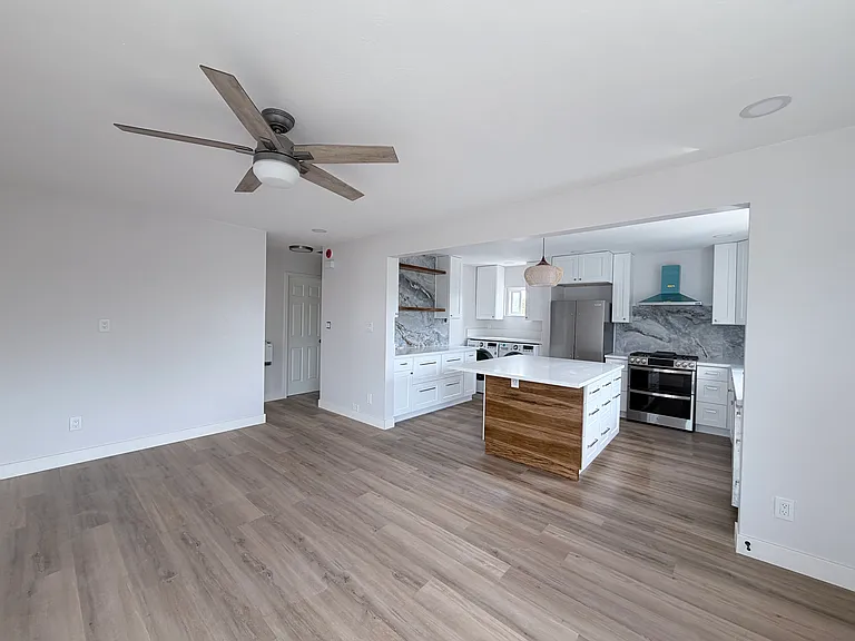 4945 Brighton Ave — Photo 9