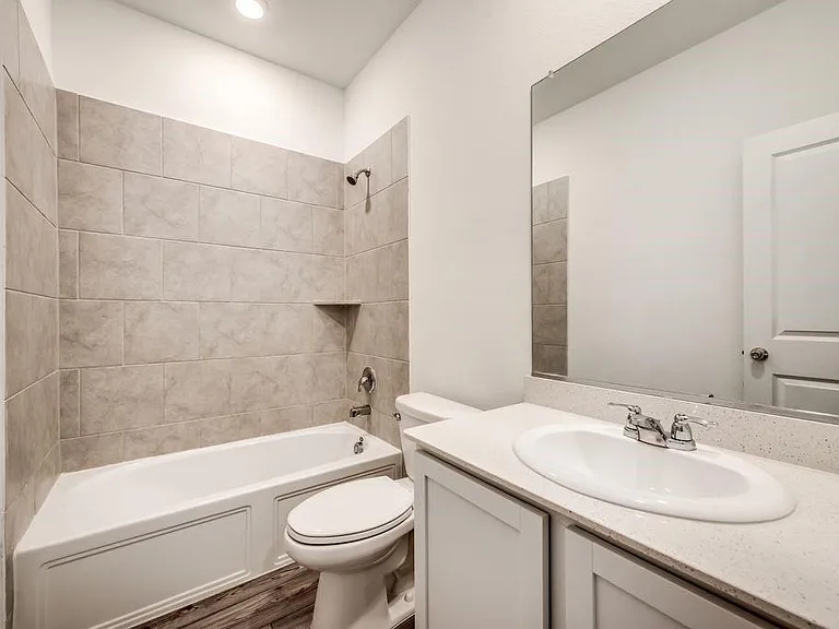 5836 Priory Dr — Photo 14