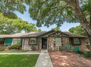 204 Crooked Creek Dr, Sheridan, TX 77475