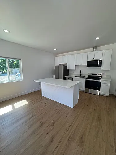 240 White Rd Photo 1
